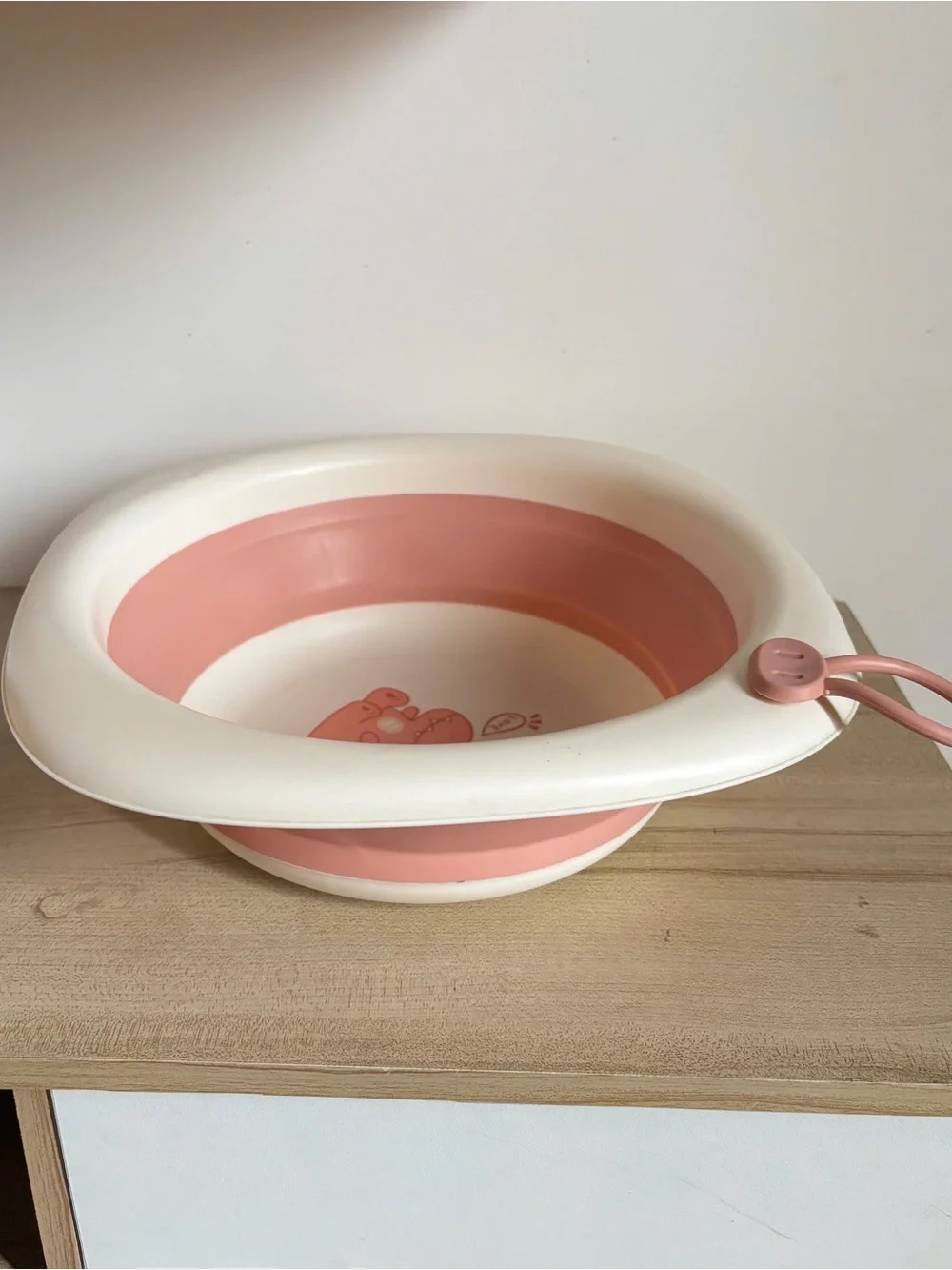 Collapsible Pink and White Baby Bath Tub